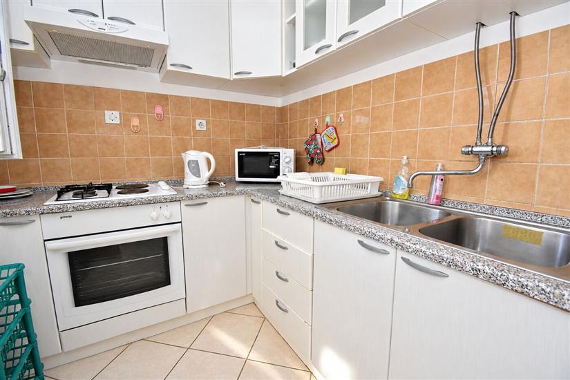 Apartment A1, for 5 persons