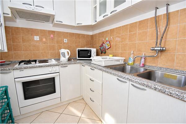 Apartment A1, for 5 persons