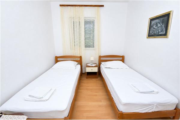 Apartment A1, for 5 persons