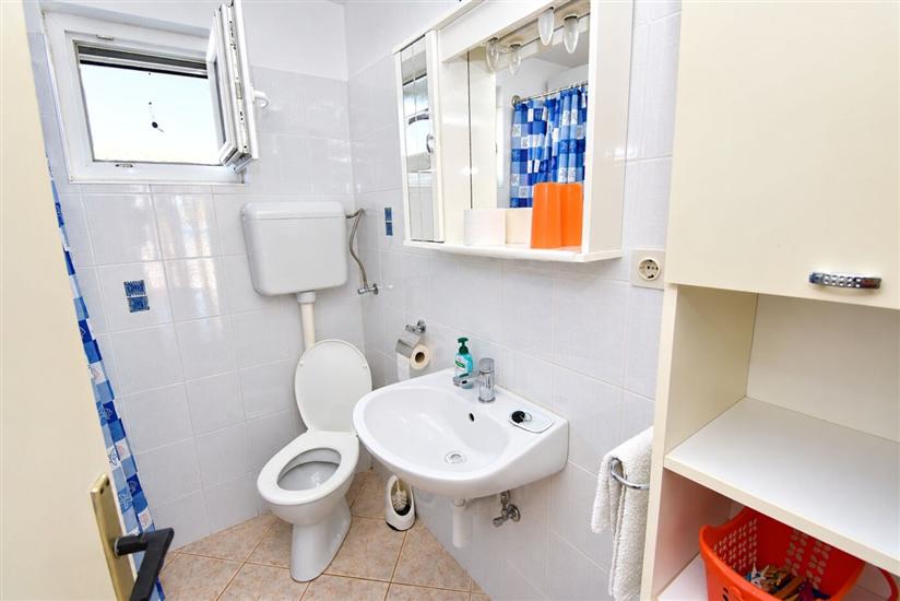 Apartment A2, for 5 persons