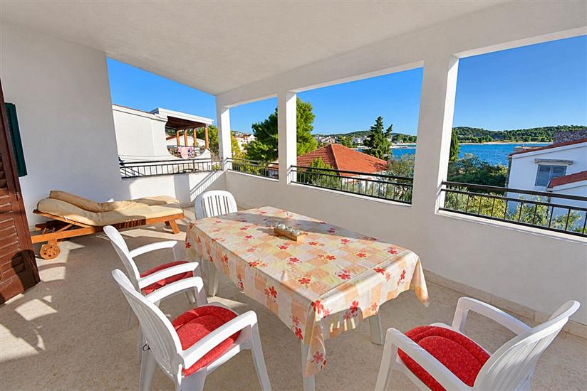 Apartment A2, for 5 persons