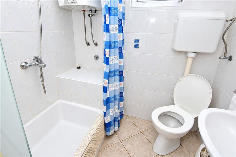 Apartment A2, for 5 persons