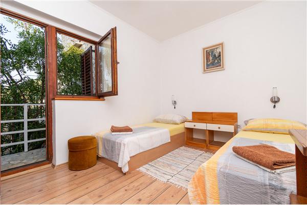 Apartment A1, for 5 persons