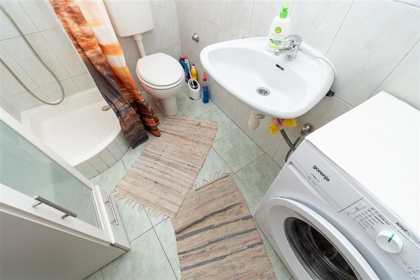 Apartment A1, for 5 persons