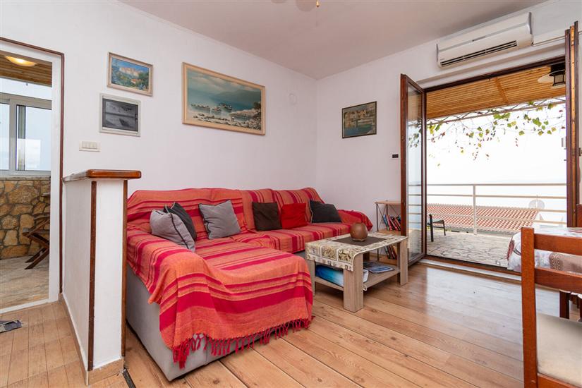 Apartment A1, for 5 persons