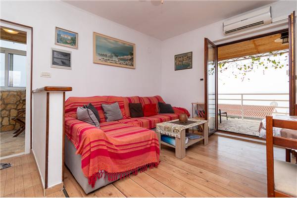 Apartment A1, for 5 persons
