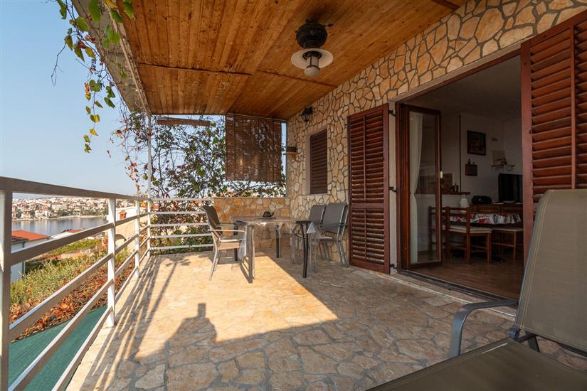 Apartment A1, for 5 persons