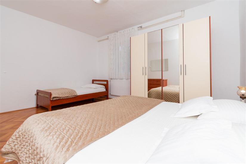Apartment A1, for 7 persons