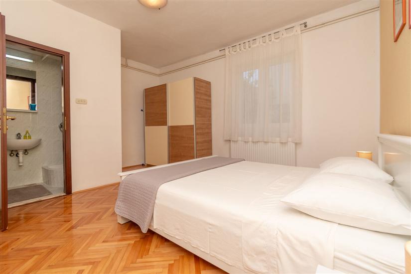 Apartment A1, for 7 persons