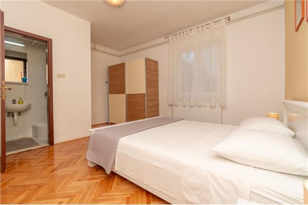 Apartment A1, for 7 persons