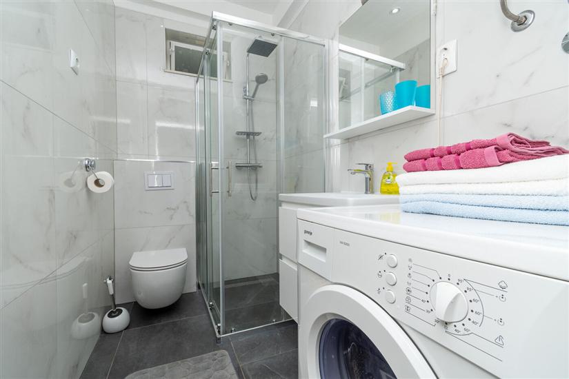 Apartment A1, for 7 persons