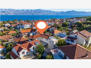 Apartmány Apartmani Oh La La Supetar - ostrov Brac, Prostor 54,00 m2, Vzdušní vzdálenost od centra místa 700 m