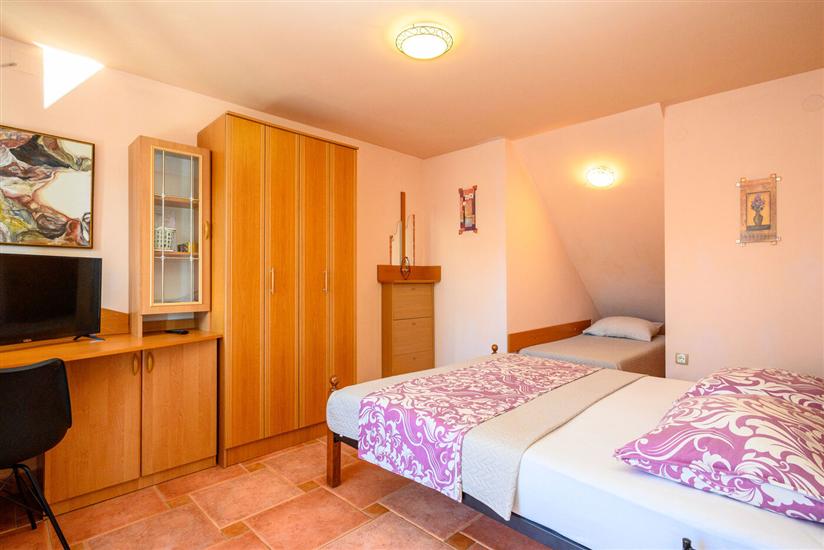 Apartment A2, for 3 persons