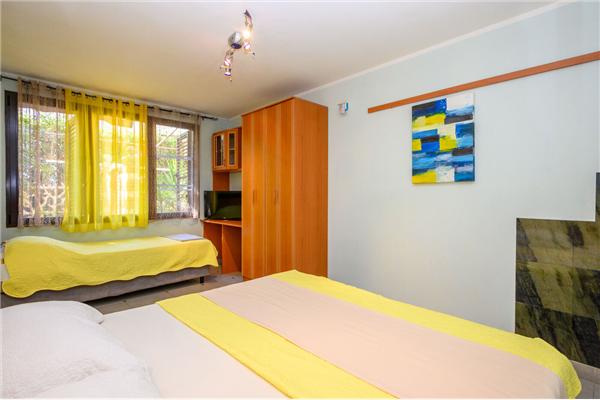 Apartment A4, for 3 persons