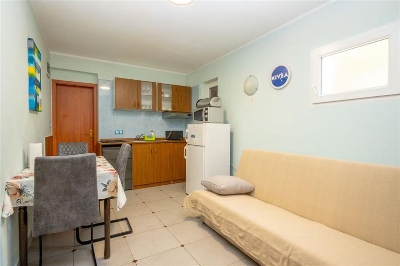 Apartment A4, for 3 persons