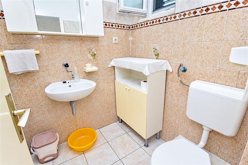 Apartment A1, for 5 persons