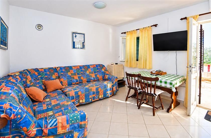 Apartment A1, for 5 persons