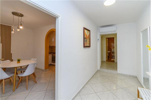 Apartment A1, for 5 persons