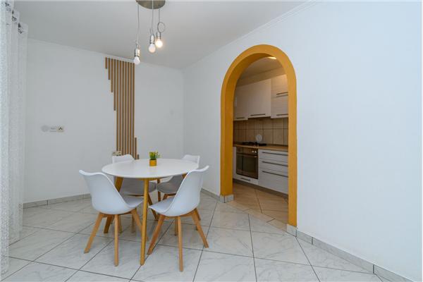 Apartment A1, for 5 persons