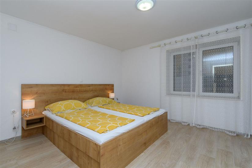 Apartment A1, for 5 persons