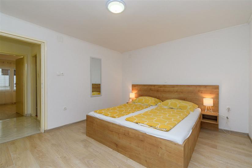 Apartment A1, for 5 persons