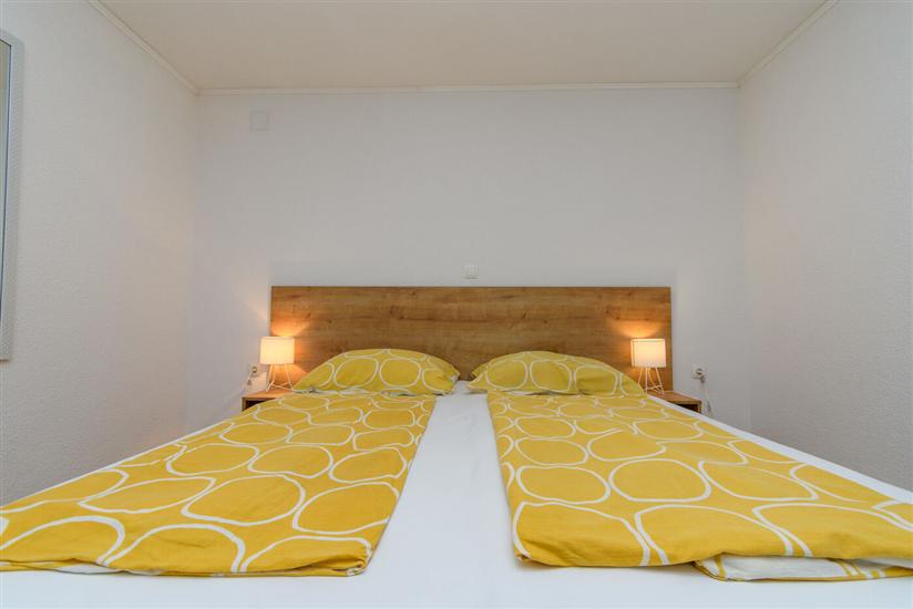 Apartment A1, for 5 persons