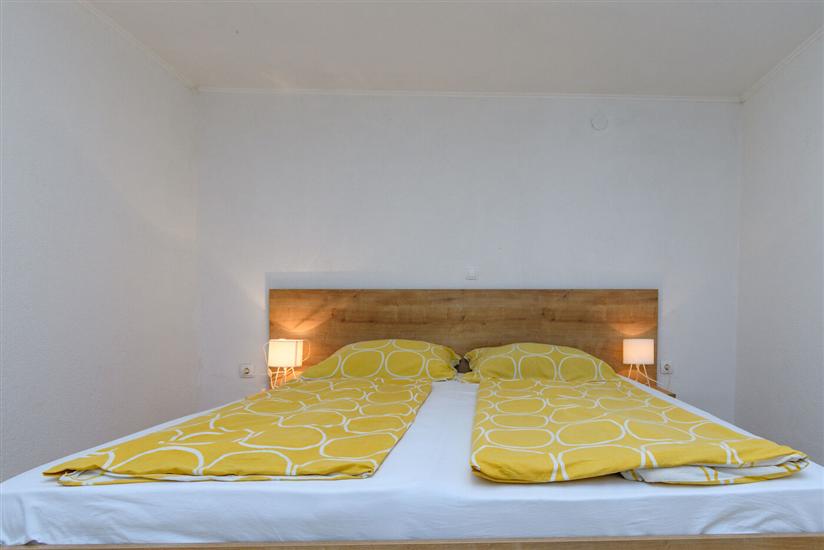 Apartment A1, for 5 persons