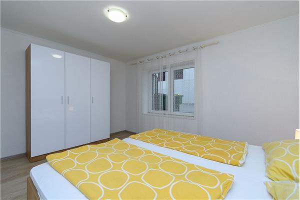 Apartment A1, for 5 persons