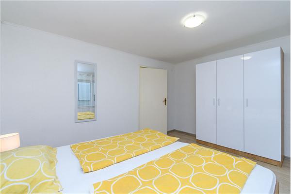 Apartment A1, for 5 persons
