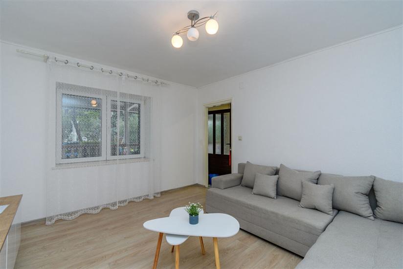 Apartment A1, for 5 persons