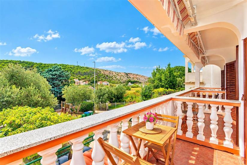 Apartment A2, for 7 persons