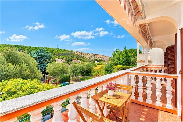 Apartment A2, for 7 persons