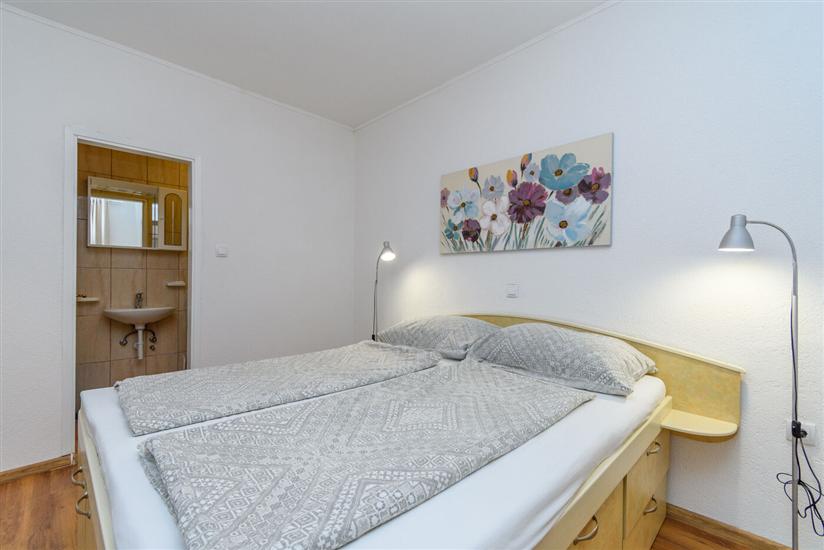 Apartment A2, for 7 persons
