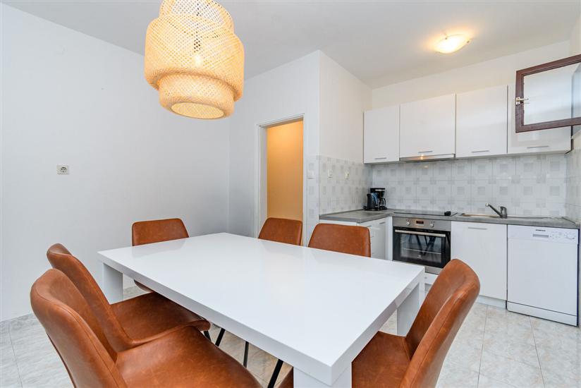 Apartment A2, for 7 persons