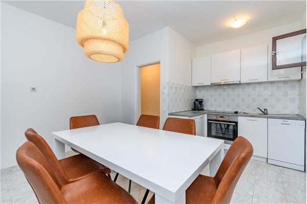 Apartment A2, for 7 persons
