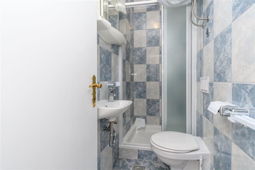 Apartment A2, for 7 persons