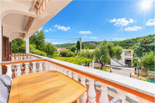 Apartment A2, for 7 persons