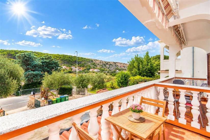 Apartment A2, for 7 persons
