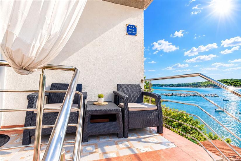 Apartment A2, for 3 persons