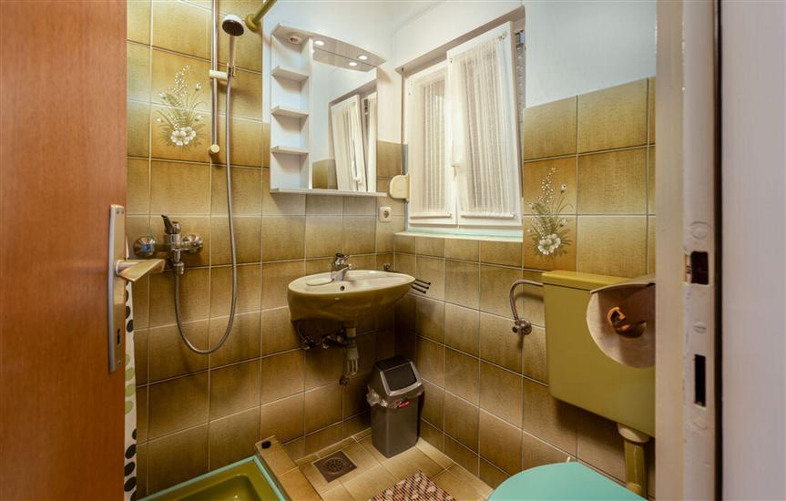 Apartment A1, for 5 persons