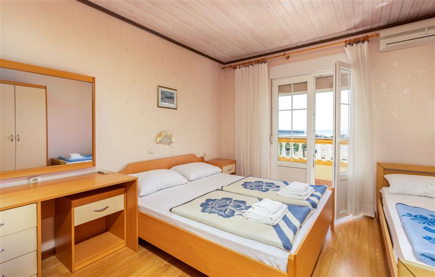 Apartment A1, for 5 persons