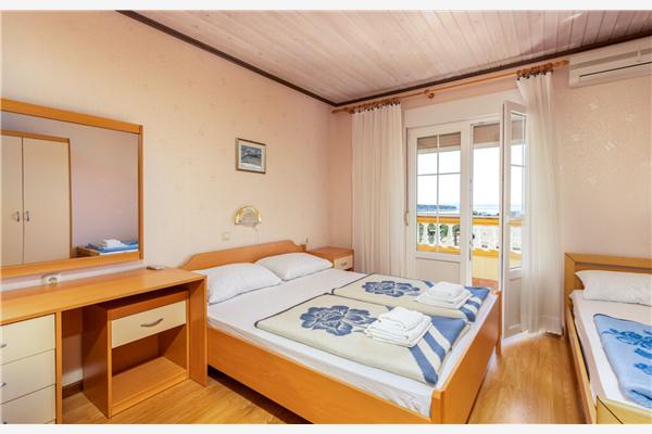 Apartment A1, for 5 persons