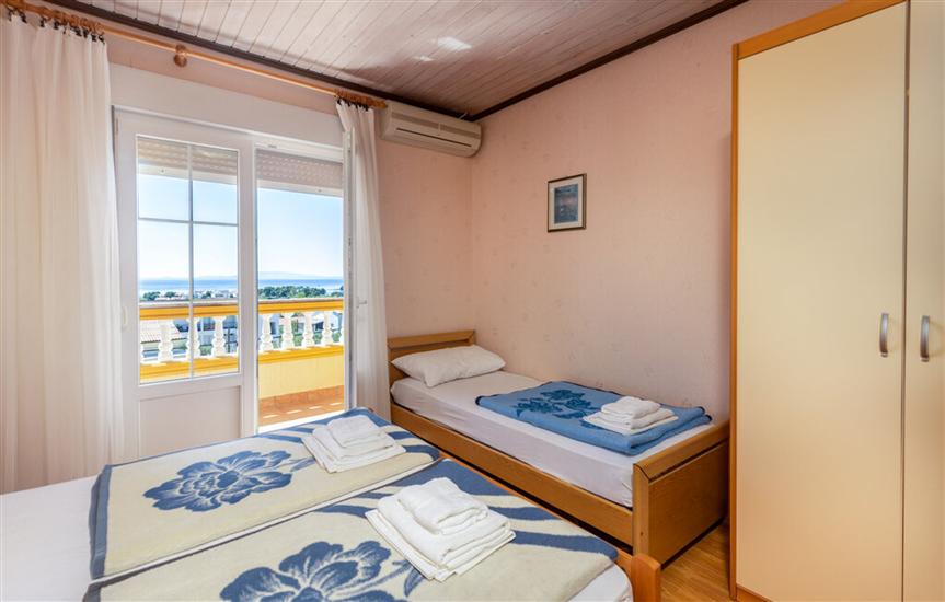 Apartment A1, for 5 persons
