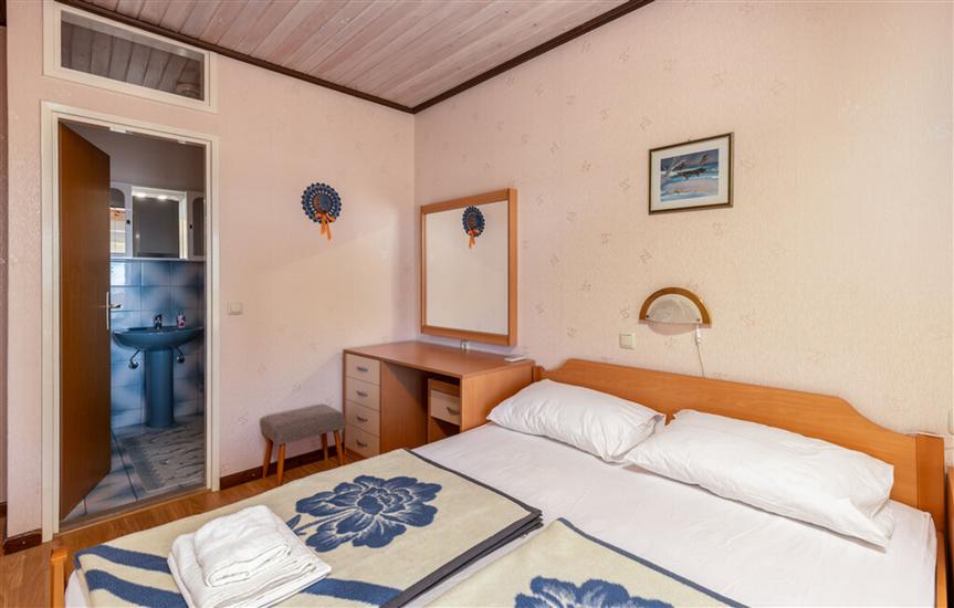 Apartment A1, for 5 persons