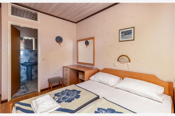 Apartment A1, for 5 persons