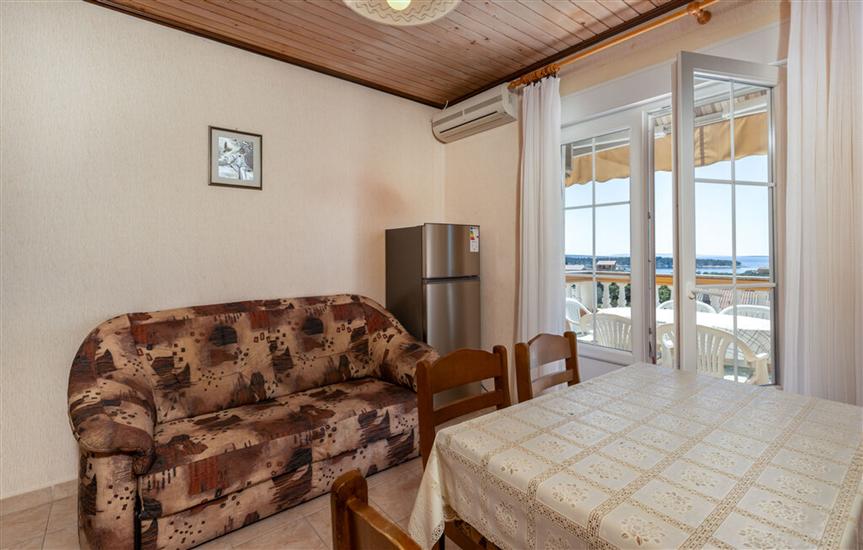 Apartment A1, for 5 persons