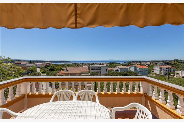 Apartment A1, for 5 persons