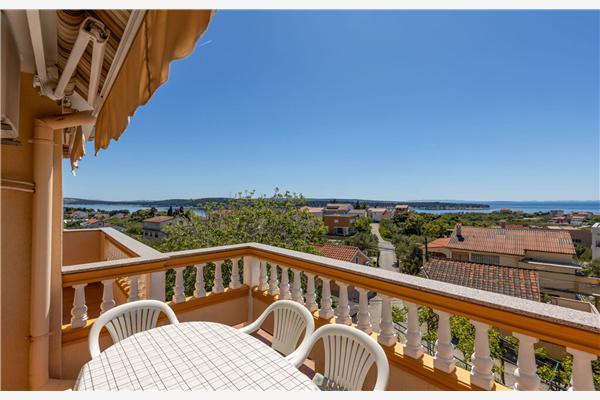 Apartment A1, for 5 persons