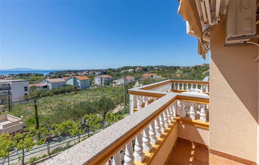 Apartment A1, for 5 persons