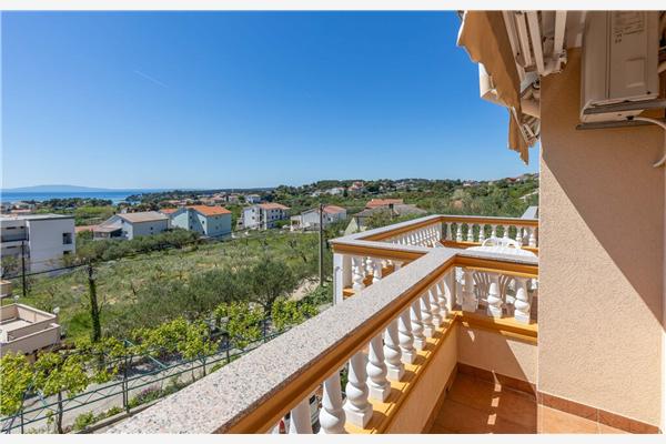 Apartment A1, for 5 persons